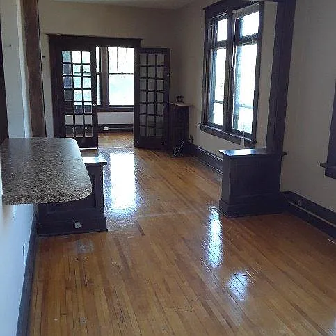 3 bed, 1200 sqft, $1,650 — Photo 2