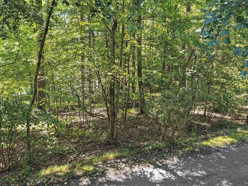 1st image of 102 Oak Rd