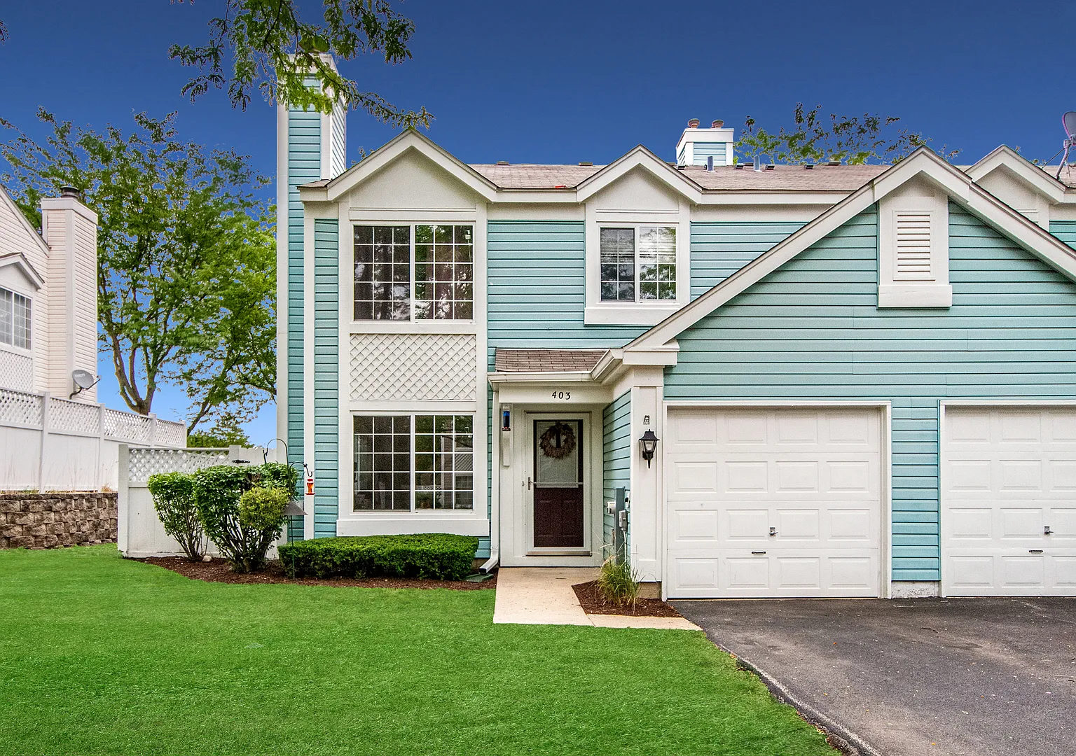2 bed, 1.5 bath, 1052 sqft, $2,100 — Photo 1