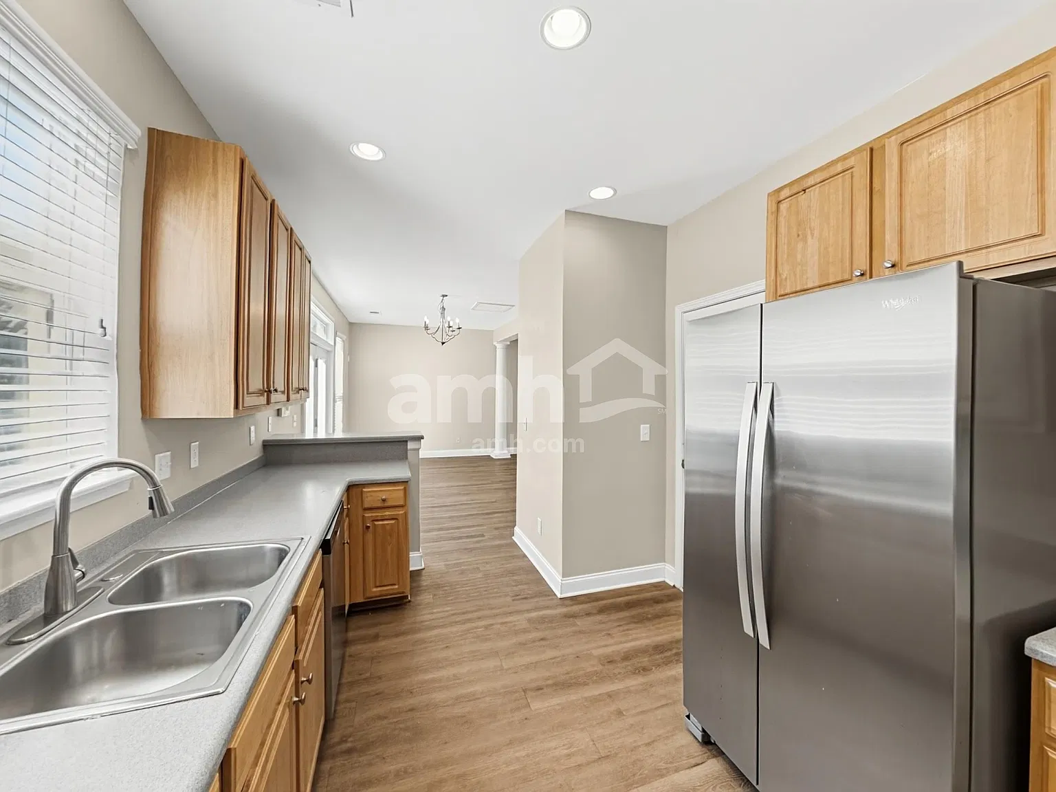 3 bed, 2.5 bath, 1562 sqft, $2,190 — Photo 4