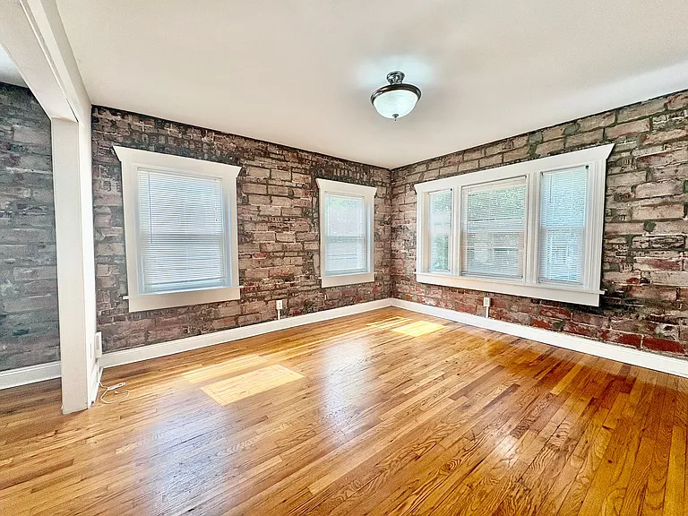 Vanderbilt Place — Photo 31