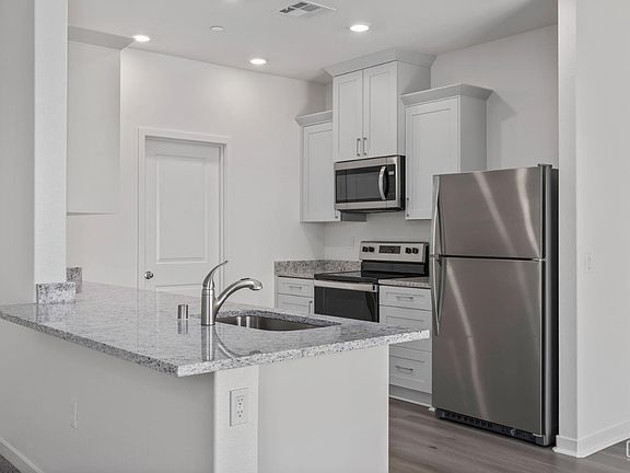 3rd image of 7522 Rambutan Pl