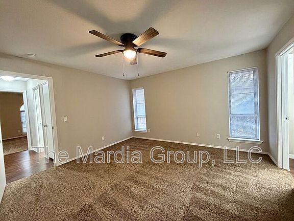 4th image of 2744 S Cypress Cir