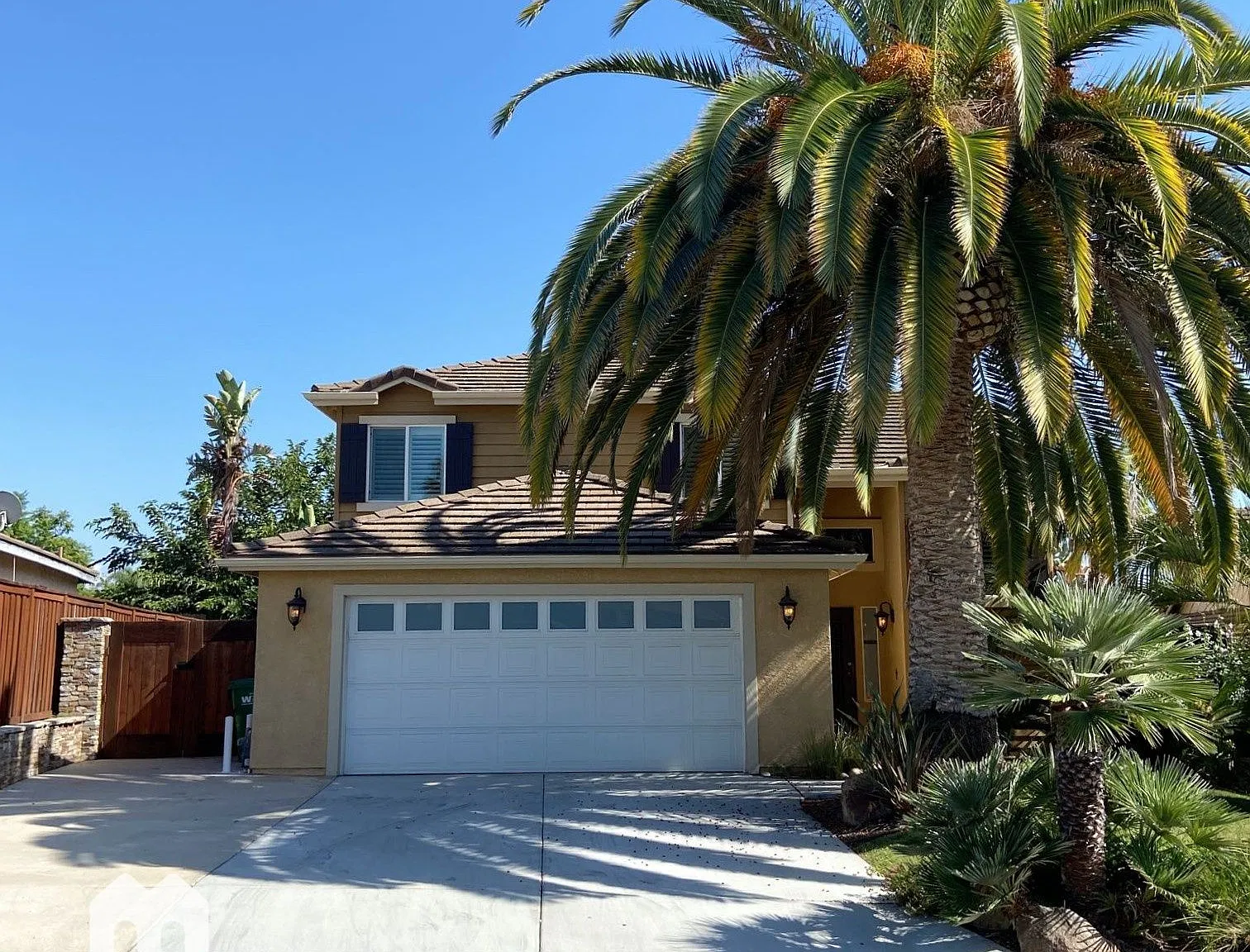 4 bed, 2.5 bath, 1565 sqft, $4,035 — Photo 1