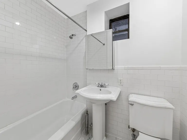 443 E 78th St #3D — Photo 5
