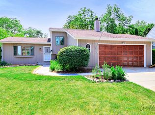 317 Seafarer Dr, Third Lake, IL 60030