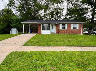 1923 Kingsford Dr, Florissant, MO 63031