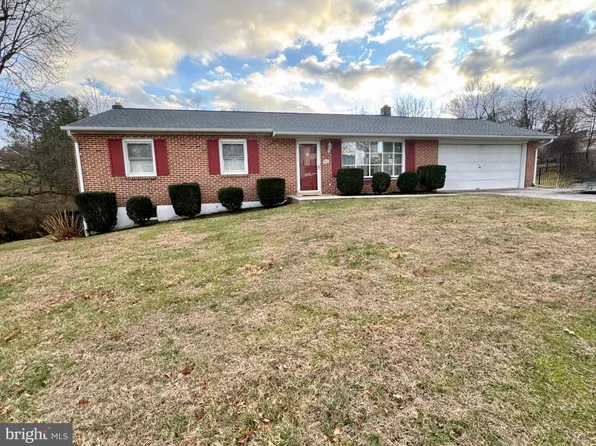 11 Church St, Jacobus, PA 17407