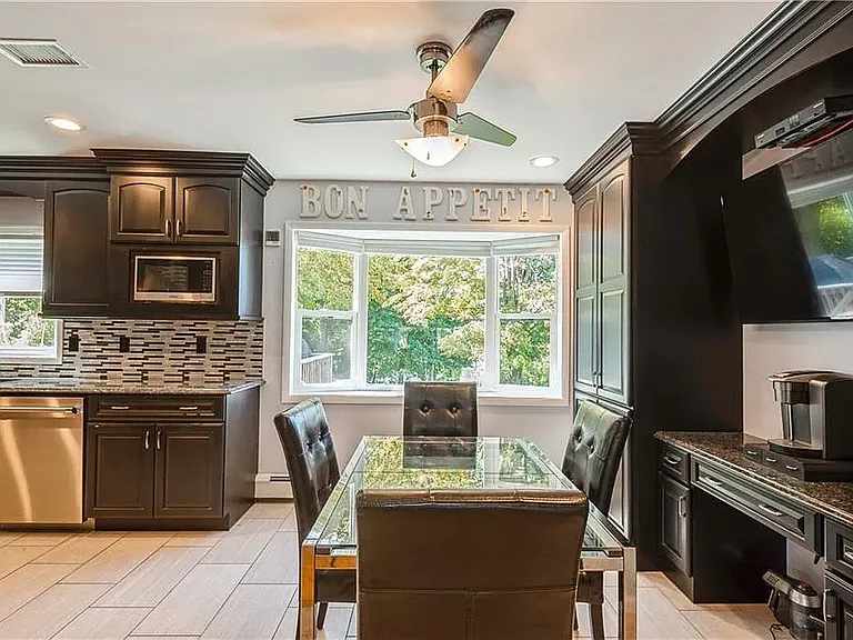 129 Pine Tree Rd — Photo 11