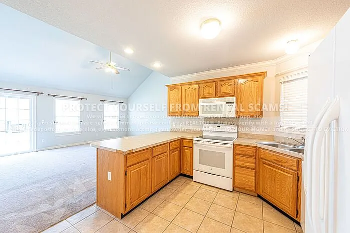 245 Ravenwood Rd #A — Photo 5