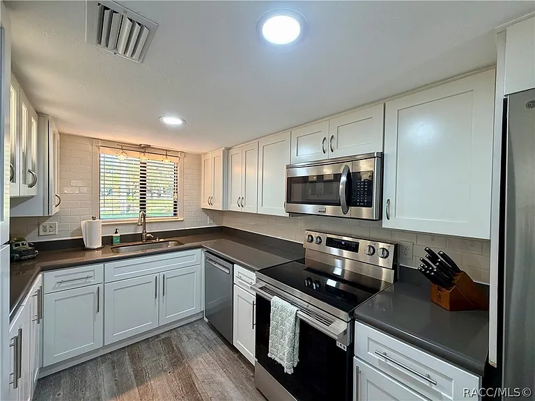65 Beach Ln #A — Photo 13