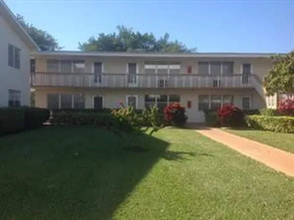 146 Canterbury F #146, West Palm Beach, FL 33417