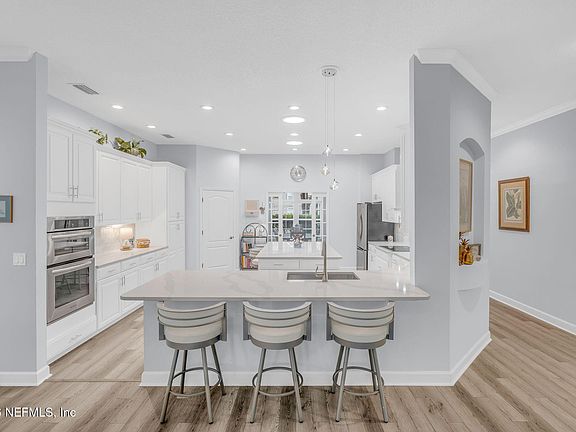 5th image of 554 SANTA MARIA Drive