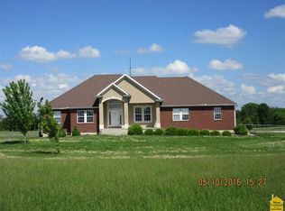 27330 Clover Dr, Sedalia, MO 65301