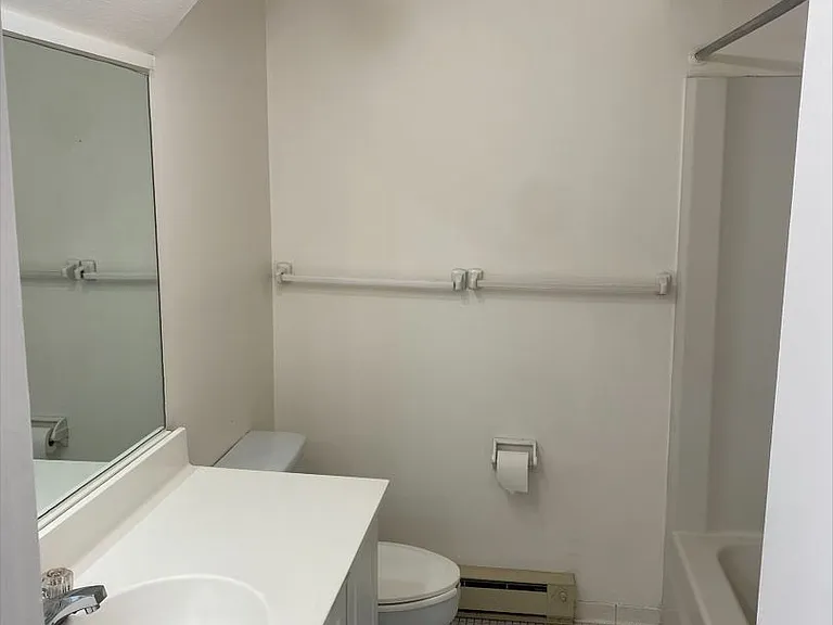 University Park Apartments near Cornell University — Photo 115