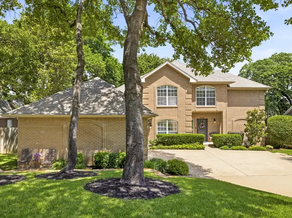 2962 Woodland Hills Dr, Grapevine, TX 76051