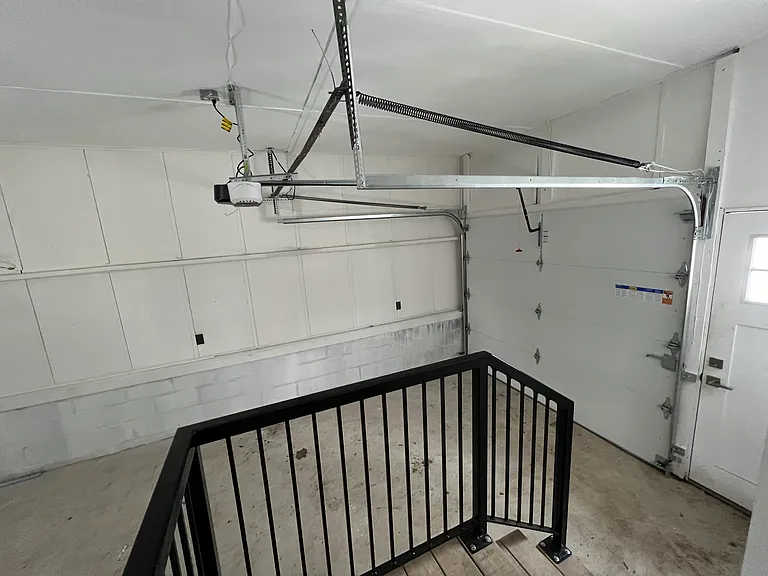 102 South St — Photo 24