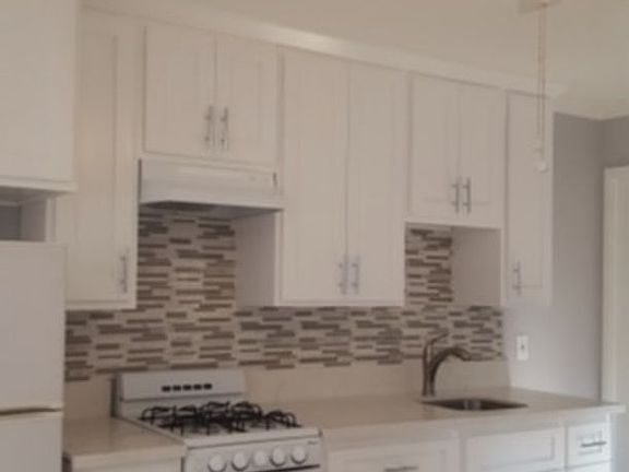 2nd image of 4322 E 2nd St #1/2