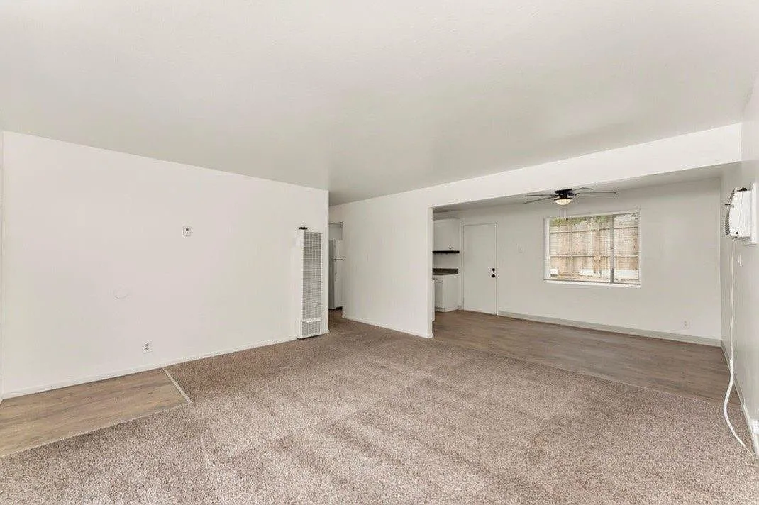 3 bed, 2.5 bath, 1895 sqft, $1,999 — Photo 3