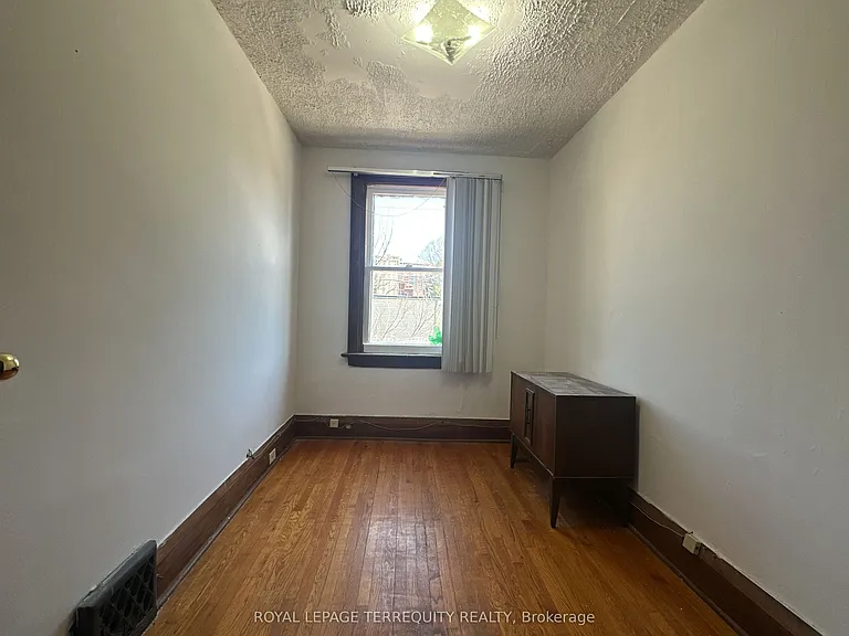 80 Eldon Ave — Photo 7