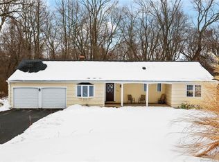 484 Surrey Ln, Fairfield, CT 06824