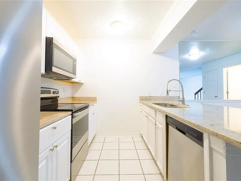 2947 Poplar Ave — Photo 21