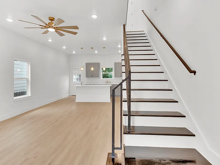 1311 E 33rd St #B — Photo 18
