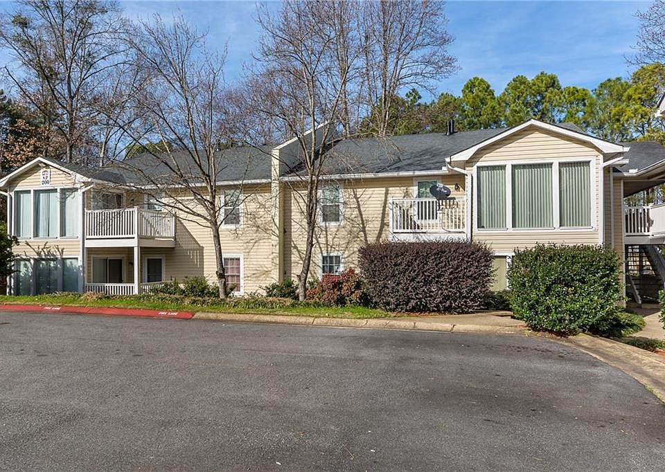 1st image of 207 Augusta Dr