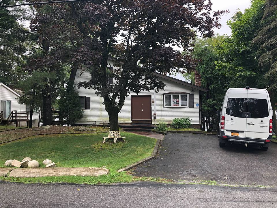 1st image of 52 Crescent Cir