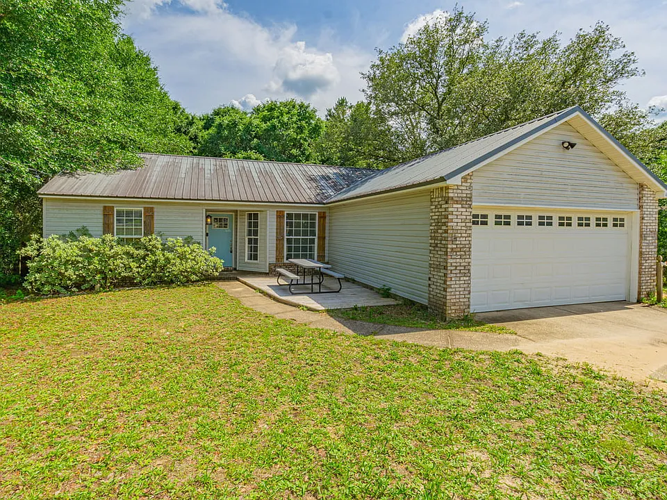415 Juniper Dr