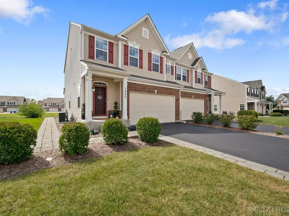 1023 Sears Cir, Elburn, IL 60119