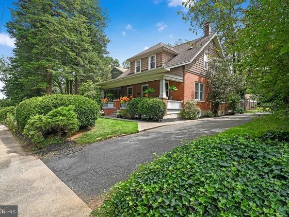 417 Woodcrest Ave, Lititz, PA 17543