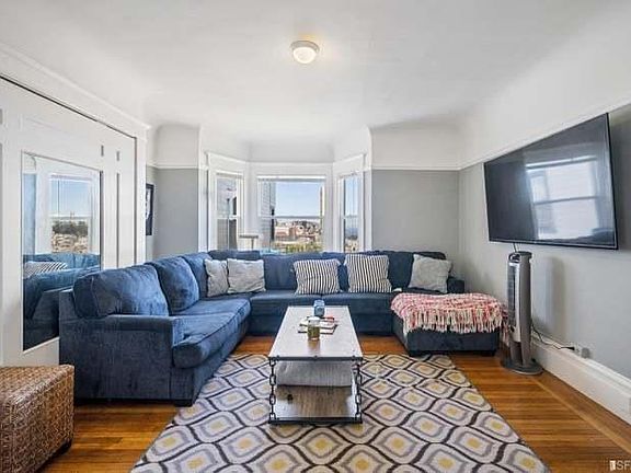 4th image of 1150 Clay St APT 6
