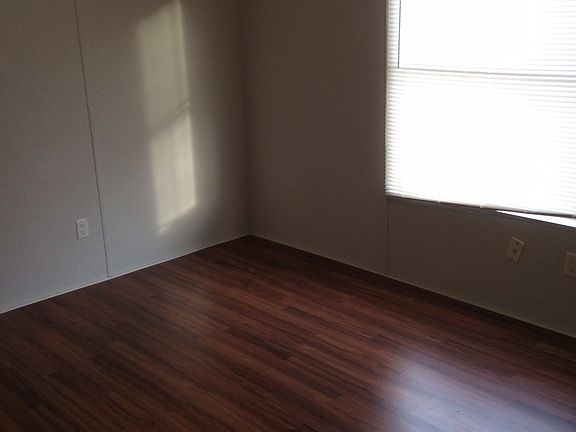 4th image of 21 Tropicana Ave