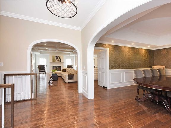 3rd image of 75 Oak Dr