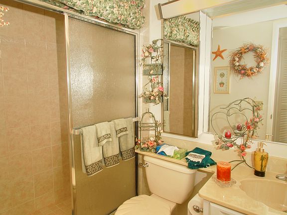 3rd image of 2350 NE 14th St #617