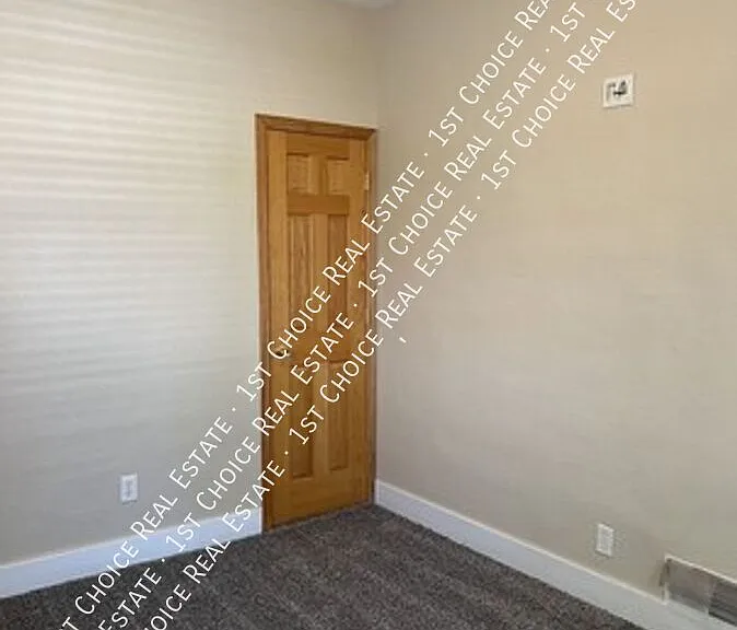 409 Lathrop St — Photo 11