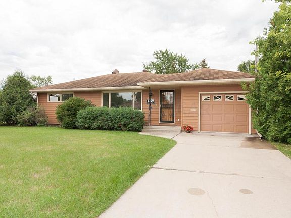 2nd image of 207 6th Ave E