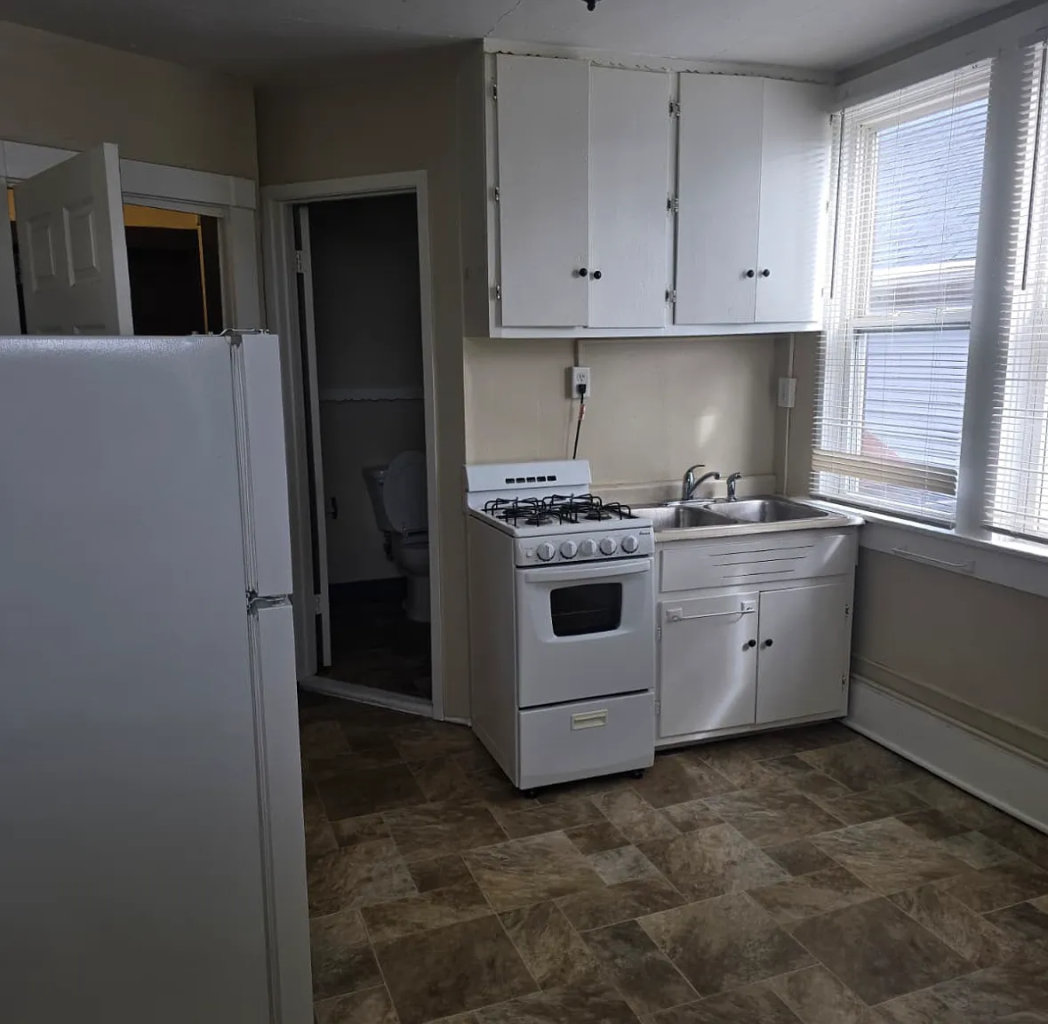 Studio, 450 sqft, $750 — Photo 2