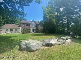 228 Phyllis Ct, Stroudsburg, PA 18360