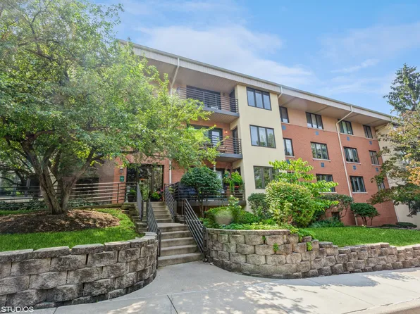 3525 S Cass Ct Unit 300, Oak Brook, IL 60523