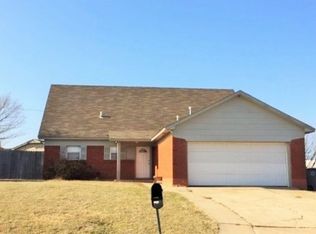 2504 NW Austin Dr, Lawton, OK 73505