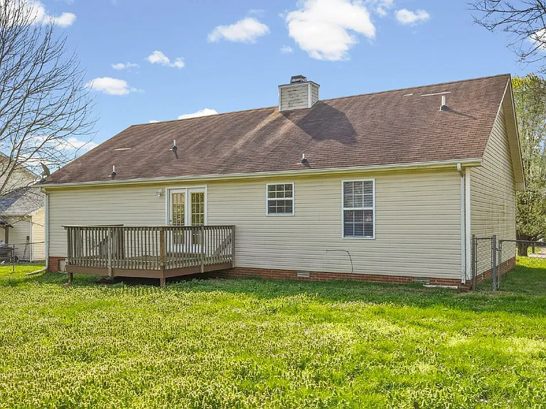 1361 Jenny Ln — Photo 34