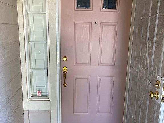3rd image of 3349 Savannah Ct