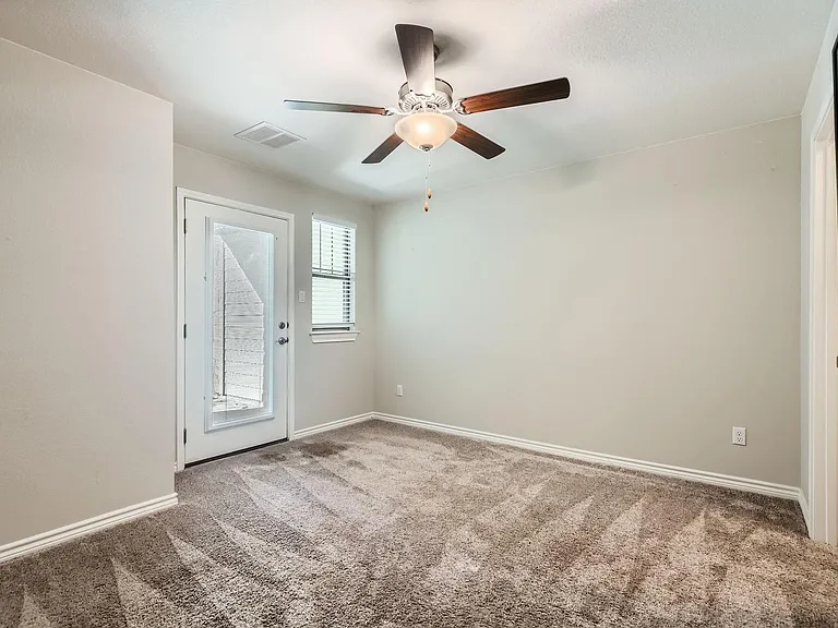 348 Adams St — Photo 10