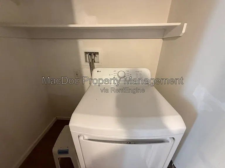 1404 Graham Dr — Photo 89