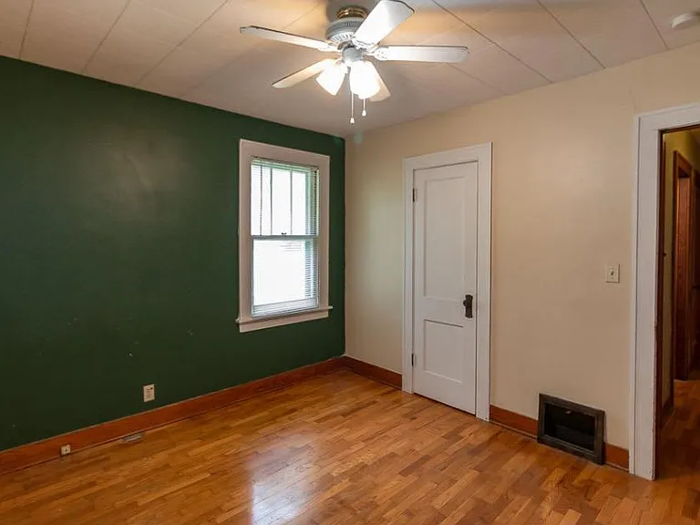 1005 Maine St — Photo 10