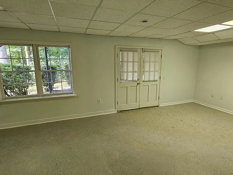 1381 Providence Dr — Photo 29