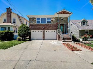 3816 Clearview Expy, Flushing, NY 11361