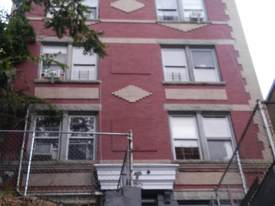 1st image of 172 Linden St APT 1R